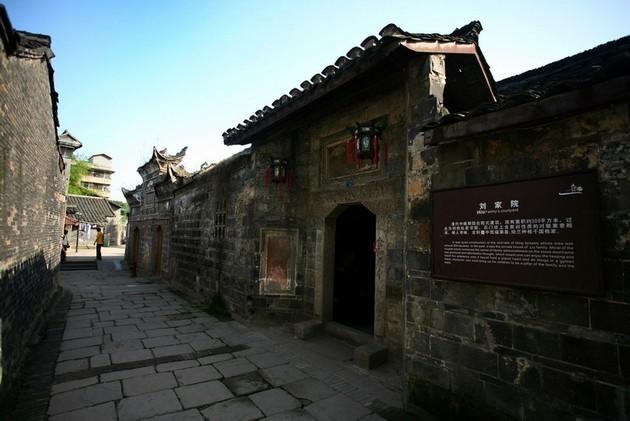 吉娜怀孕6个多月腰细被夸，这是什么畸形审美?游戏画面