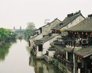 60年前政府修缮乐山大佛,发现了一间暗室,揭开1200年前的传说